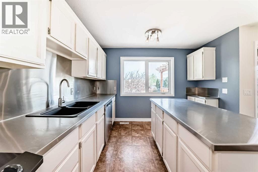 26 Green Meadow Drive — photo 3