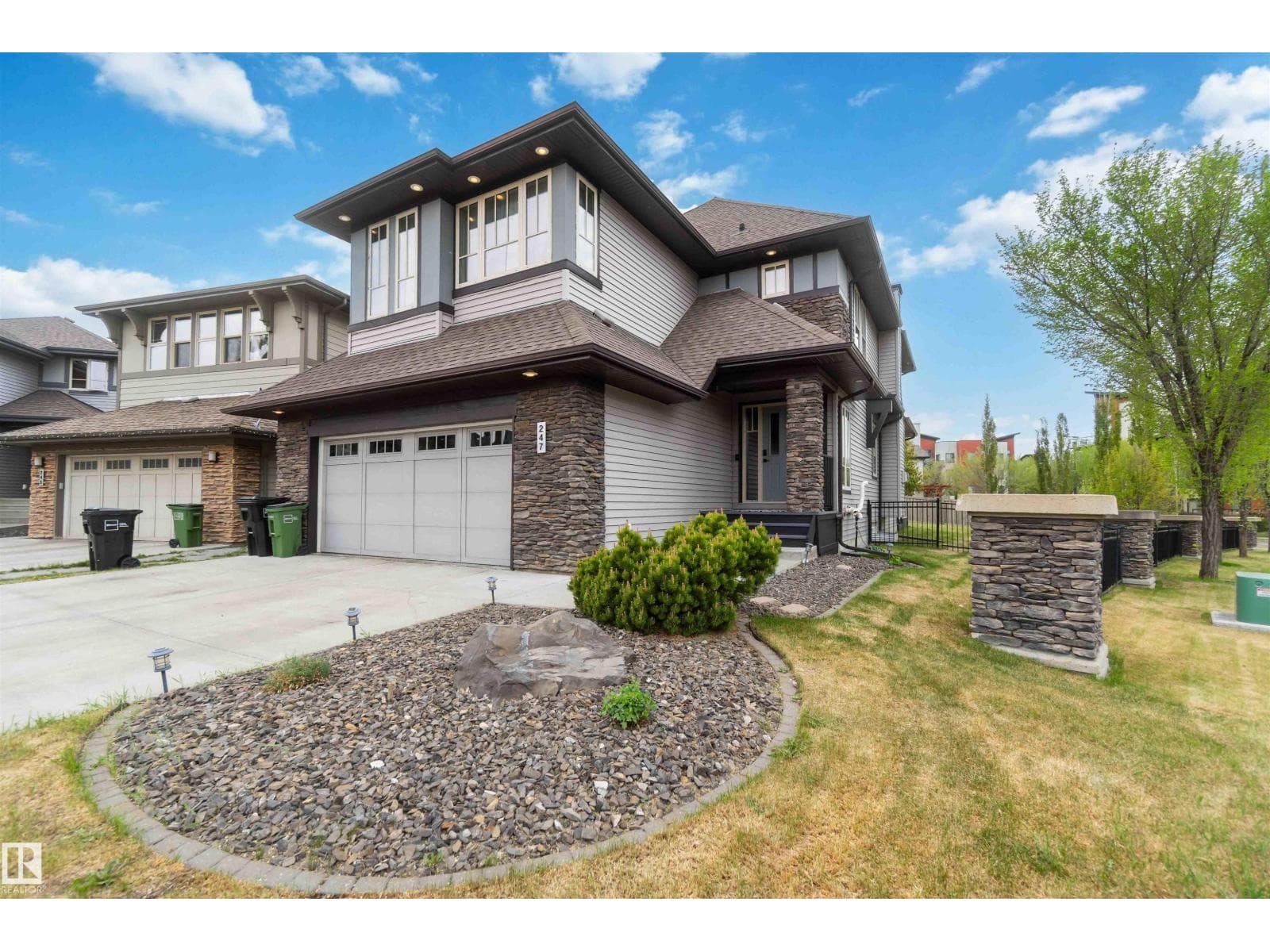 247 AMBLESIDE DR SW — photo 2