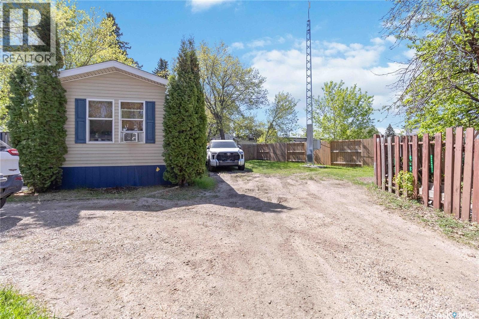 136 219 Grant STREET — photo 2