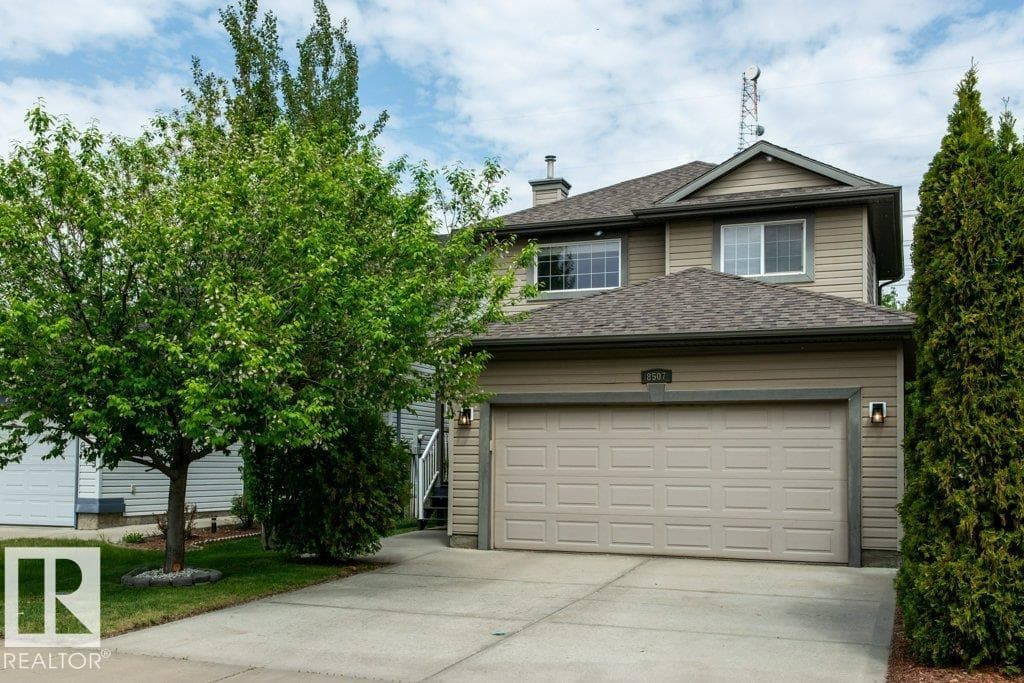 8507 2 AV SW