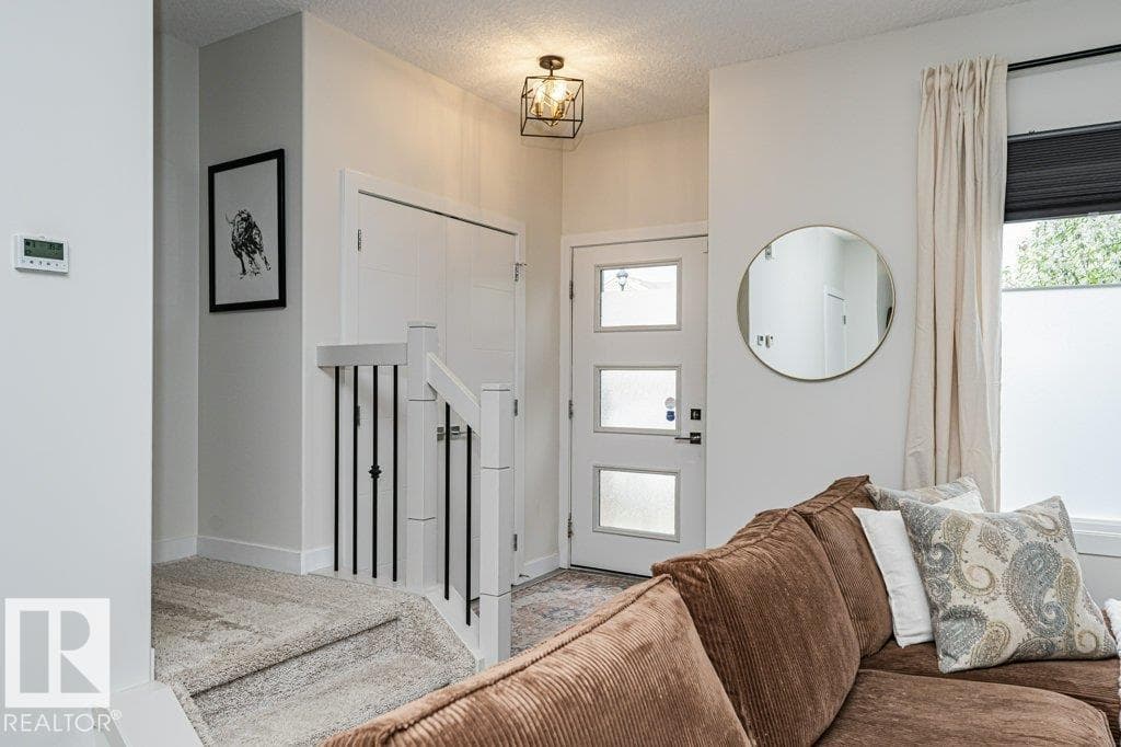 721 BERG LO — photo 3
