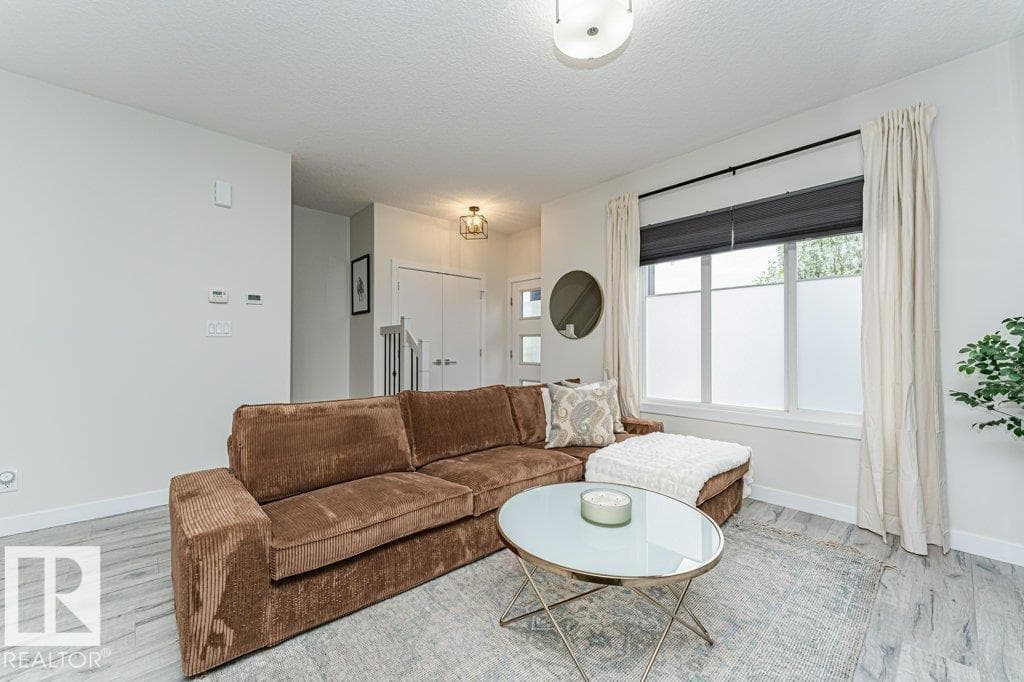 721 BERG LO — photo 4