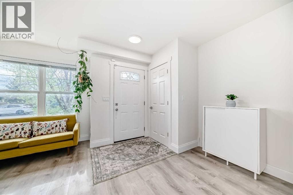 7608 21 Street SE — photo 3