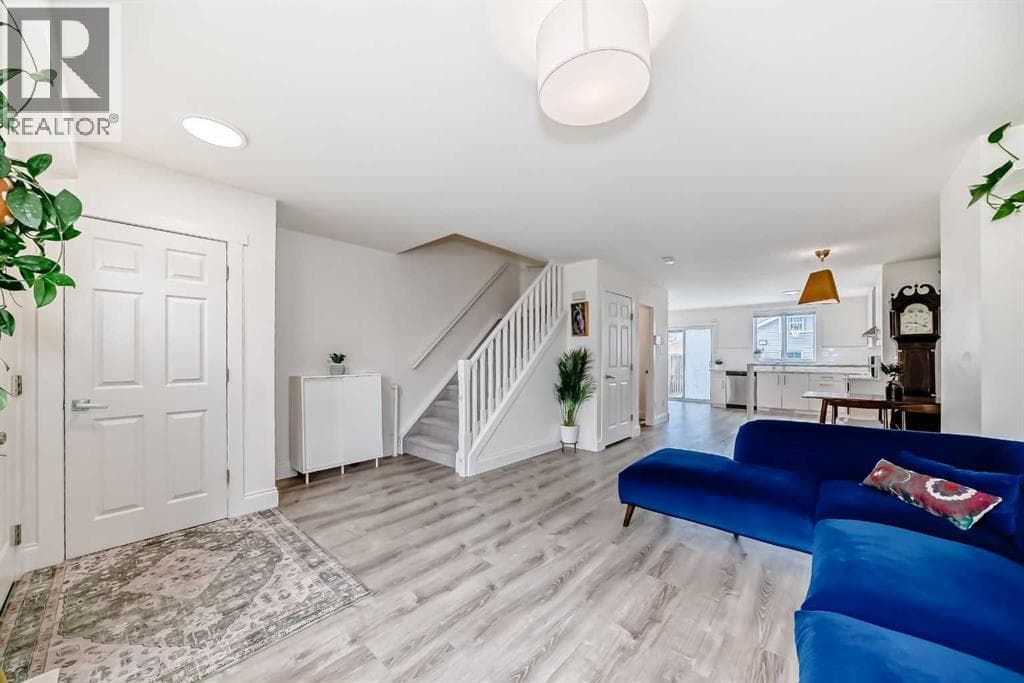 7608 21 Street SE — photo 4