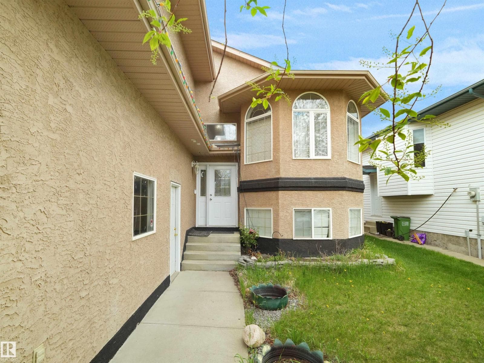 2832 36B AV NW — photo 3