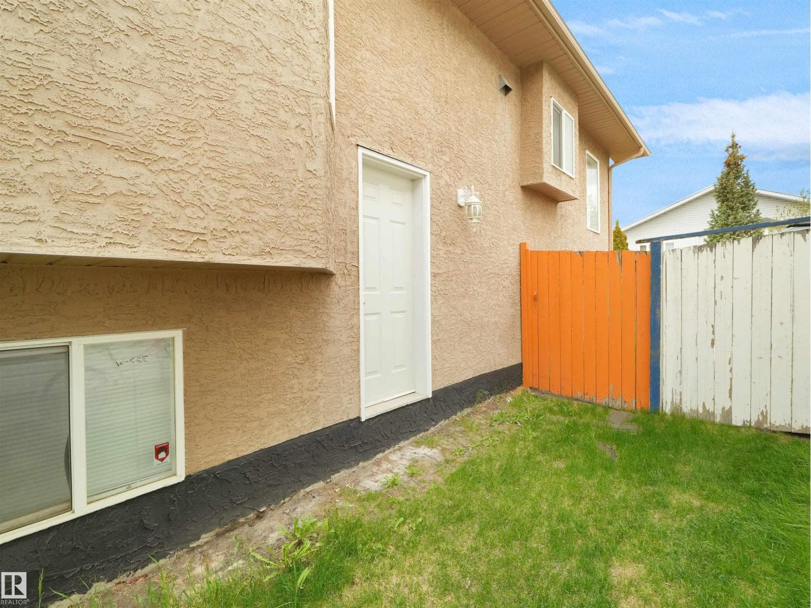 2832 36B AV NW — photo 4