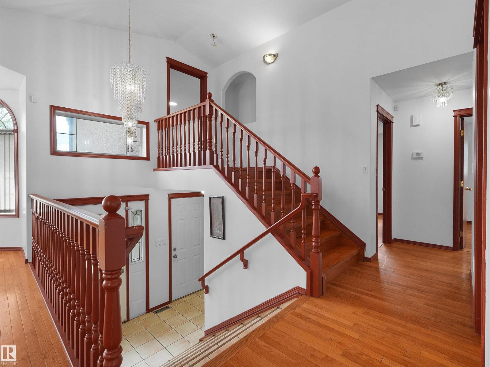 2832 36B AV NW — photo 5