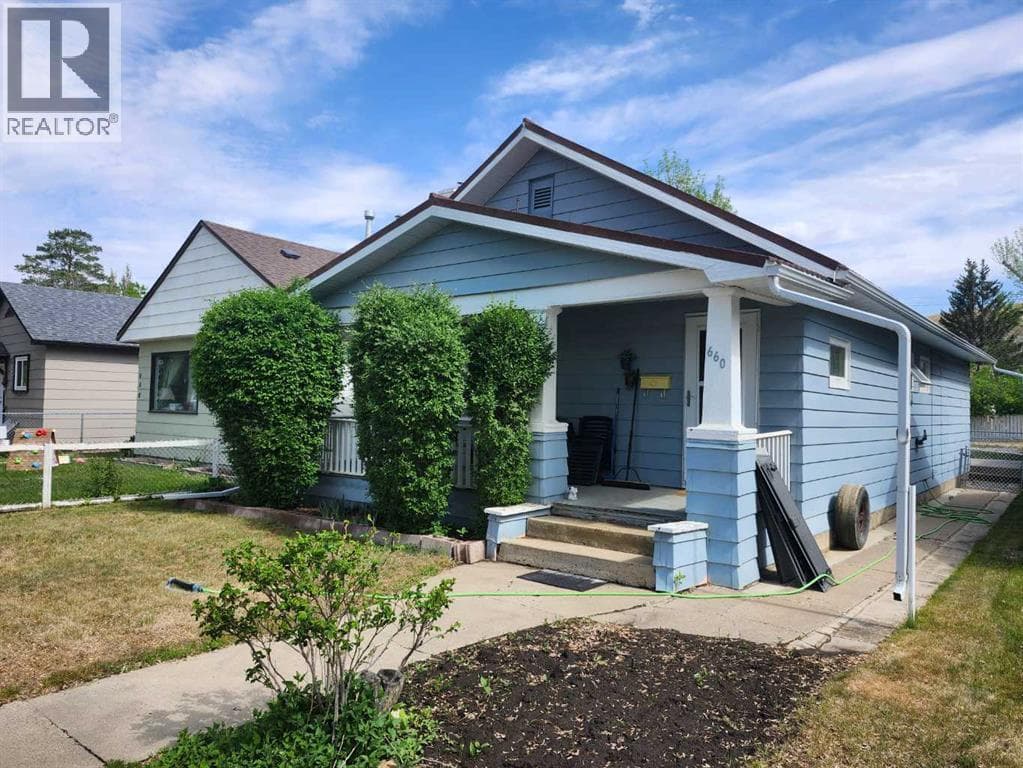660 6 Avenue E — photo 2