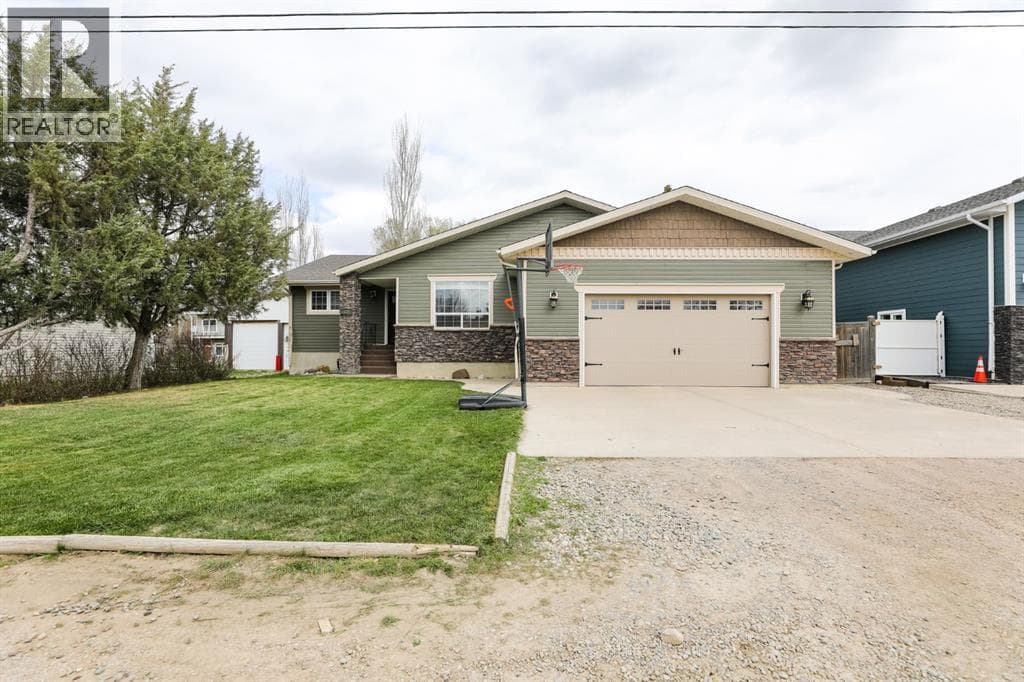 125 S 2A Street W
