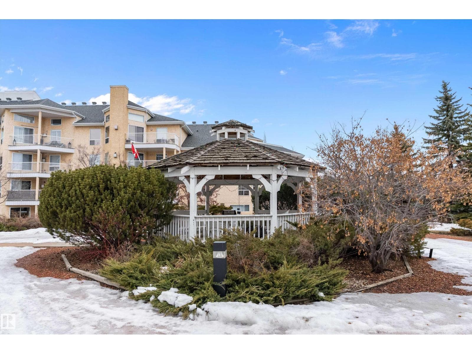#124 15499 CASTLE DOWNS RD NW — photo 5