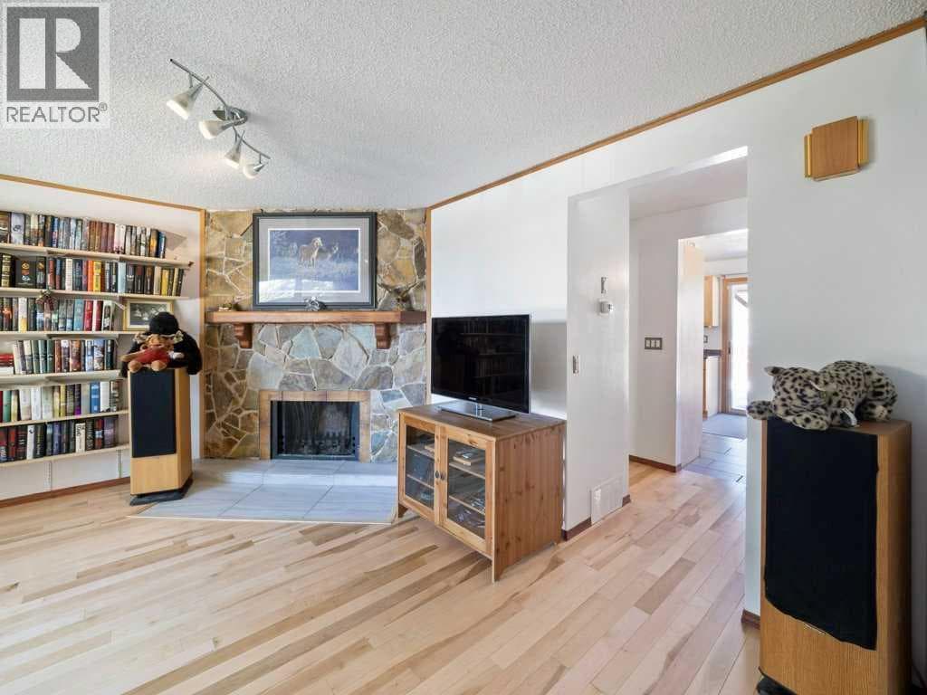 143 Erin Mount Place SE — photo 4