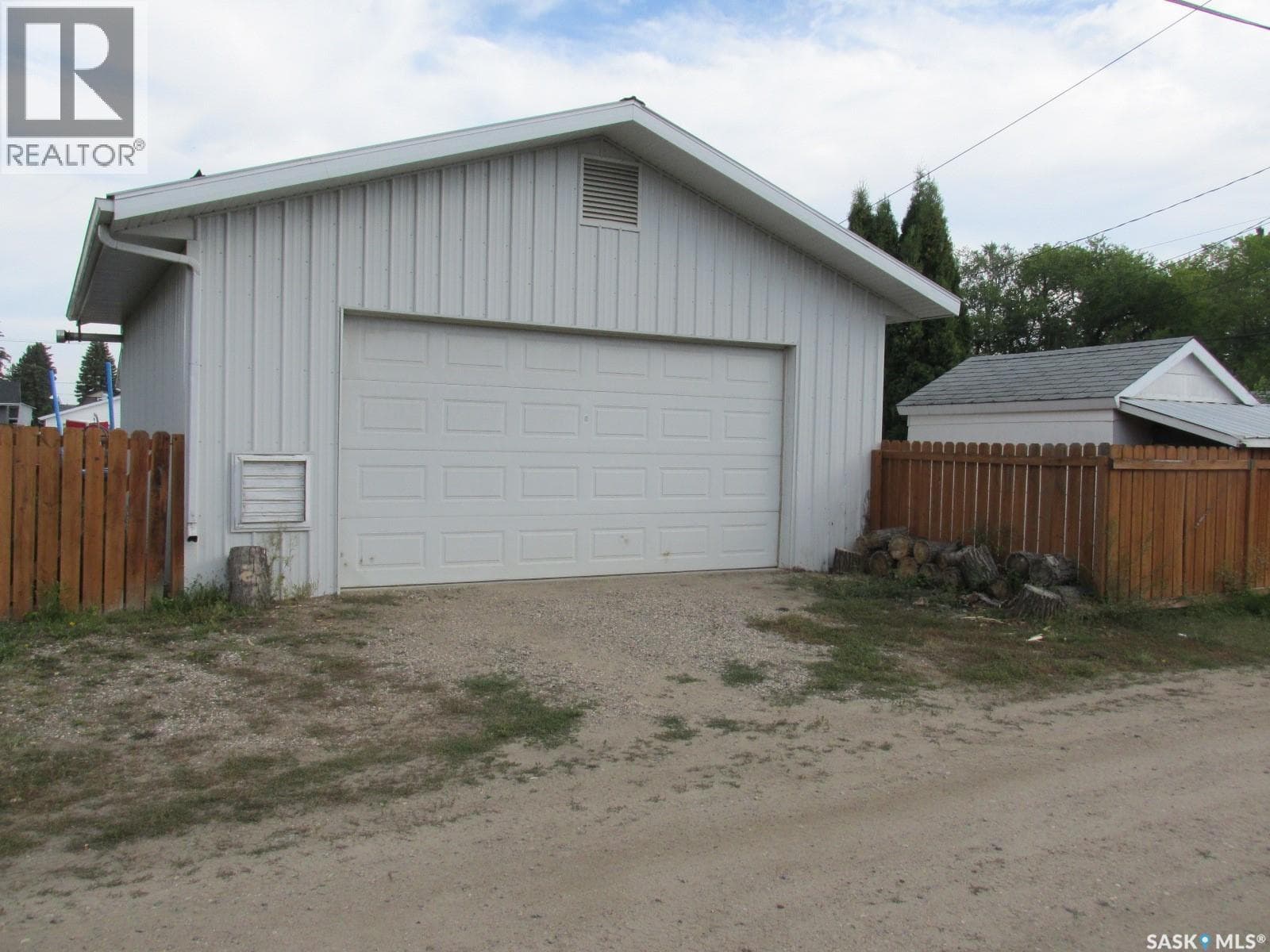 302 7th AVENUE W — photo 2