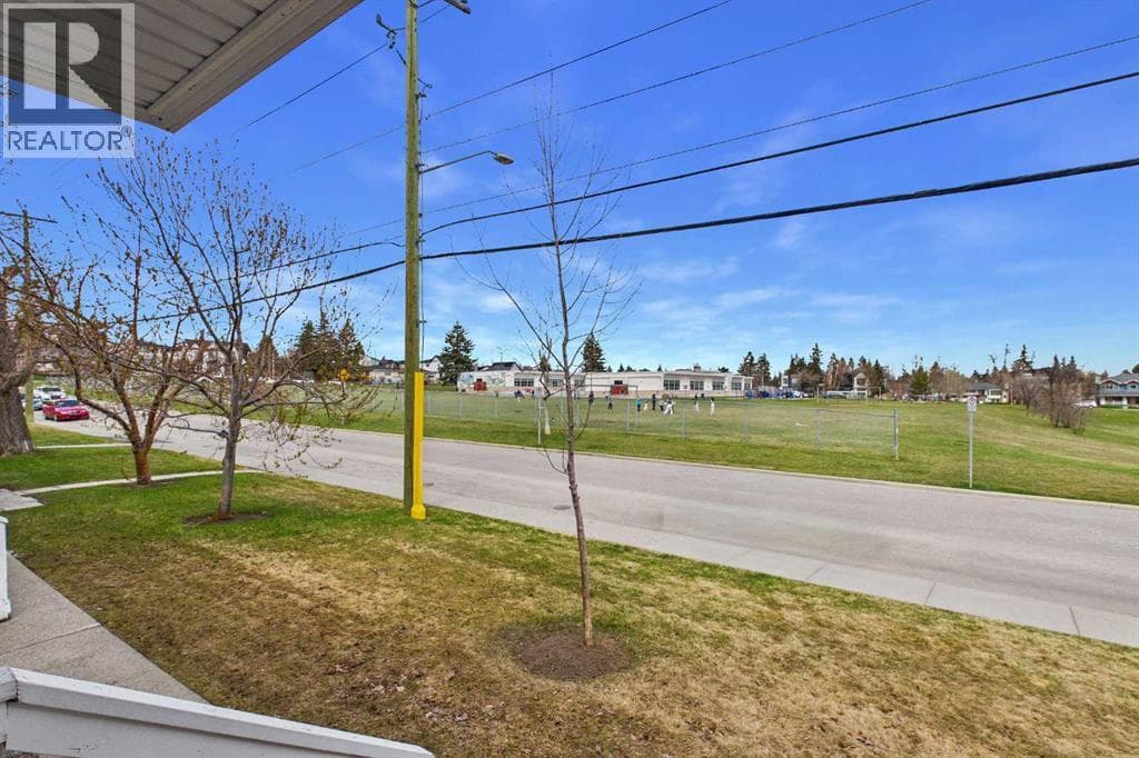584 Killarney Glen Court SW — photo 3