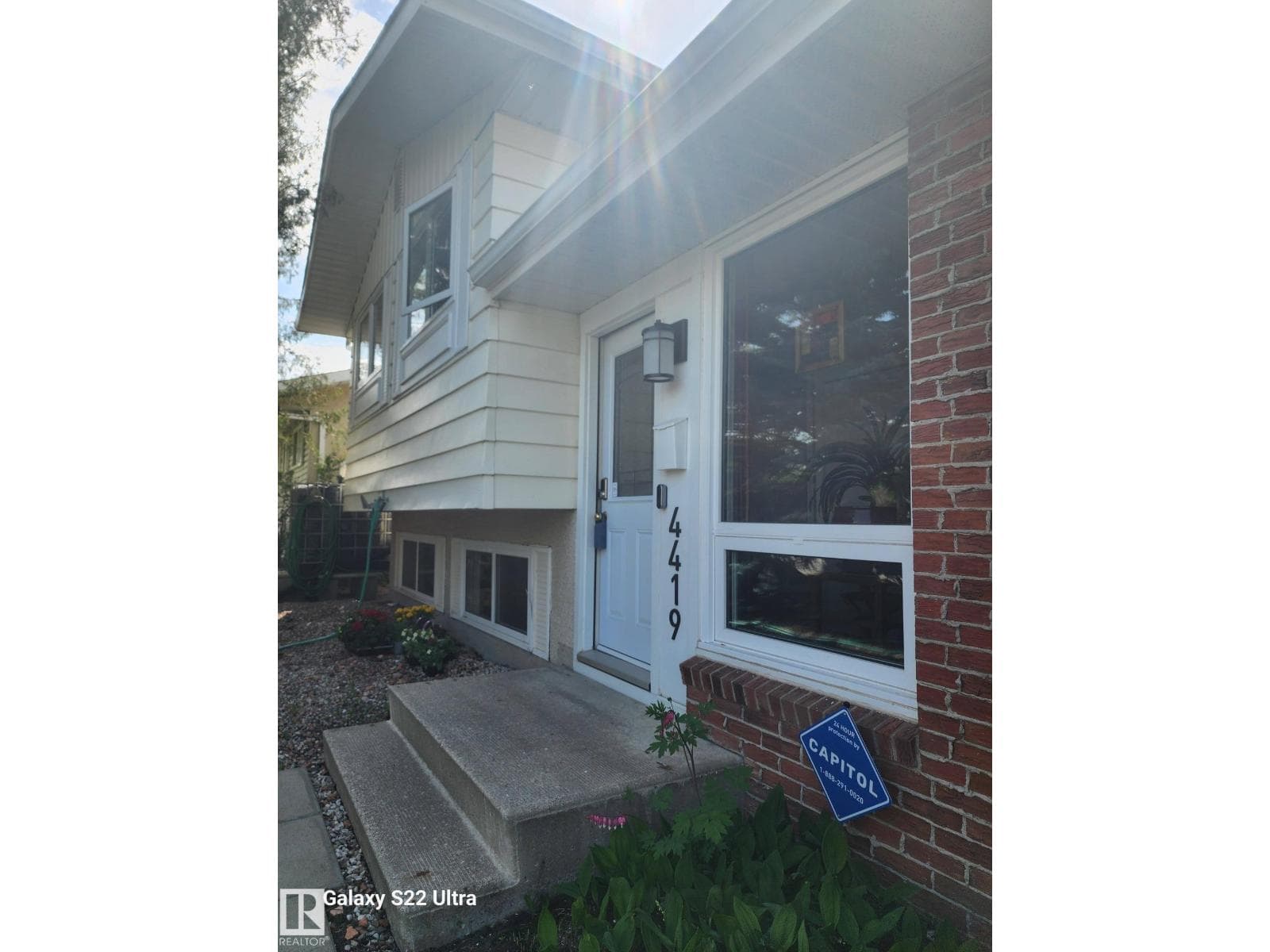 4419 43 AV — photo 2