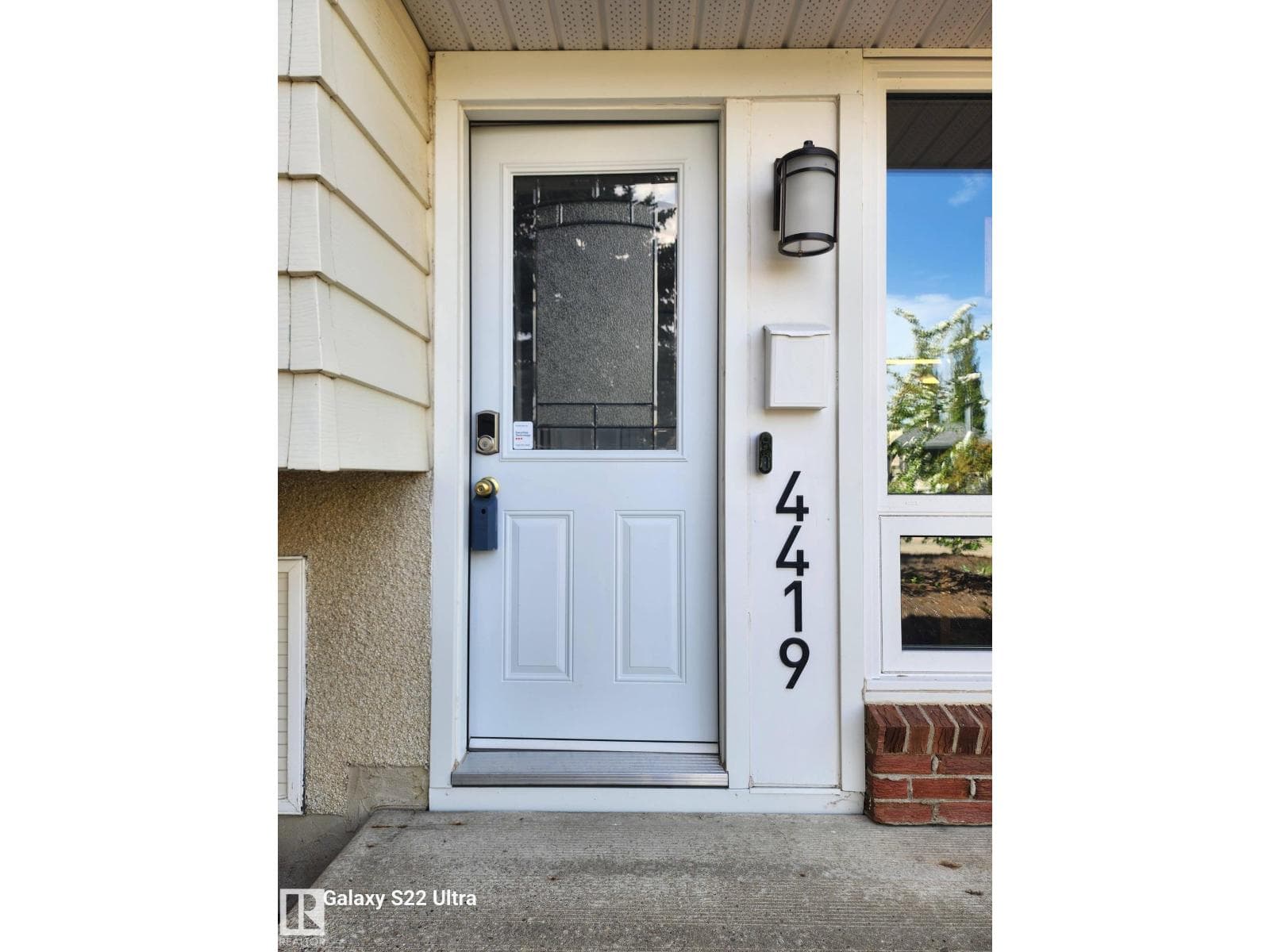 4419 43 AV — photo 4