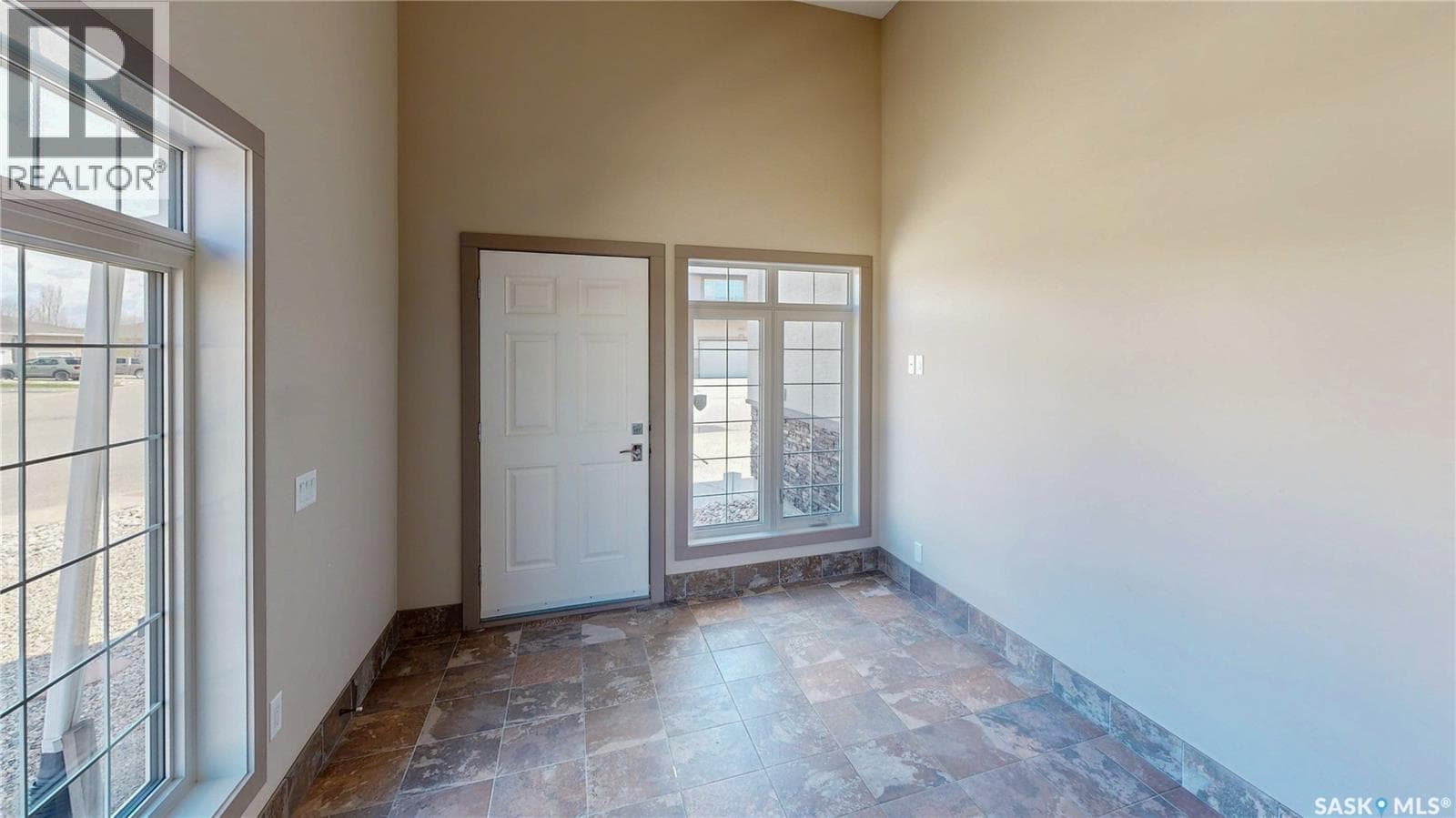 8018 Fairways West DRIVE — photo 2
