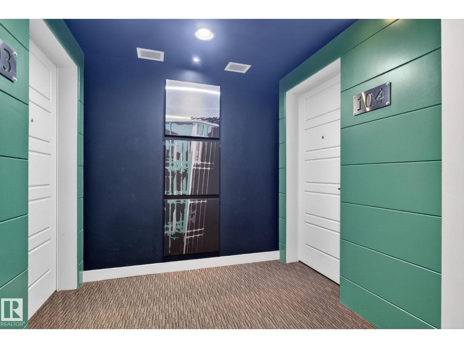 #104 2588 ANDERSON WY SW — photo 2