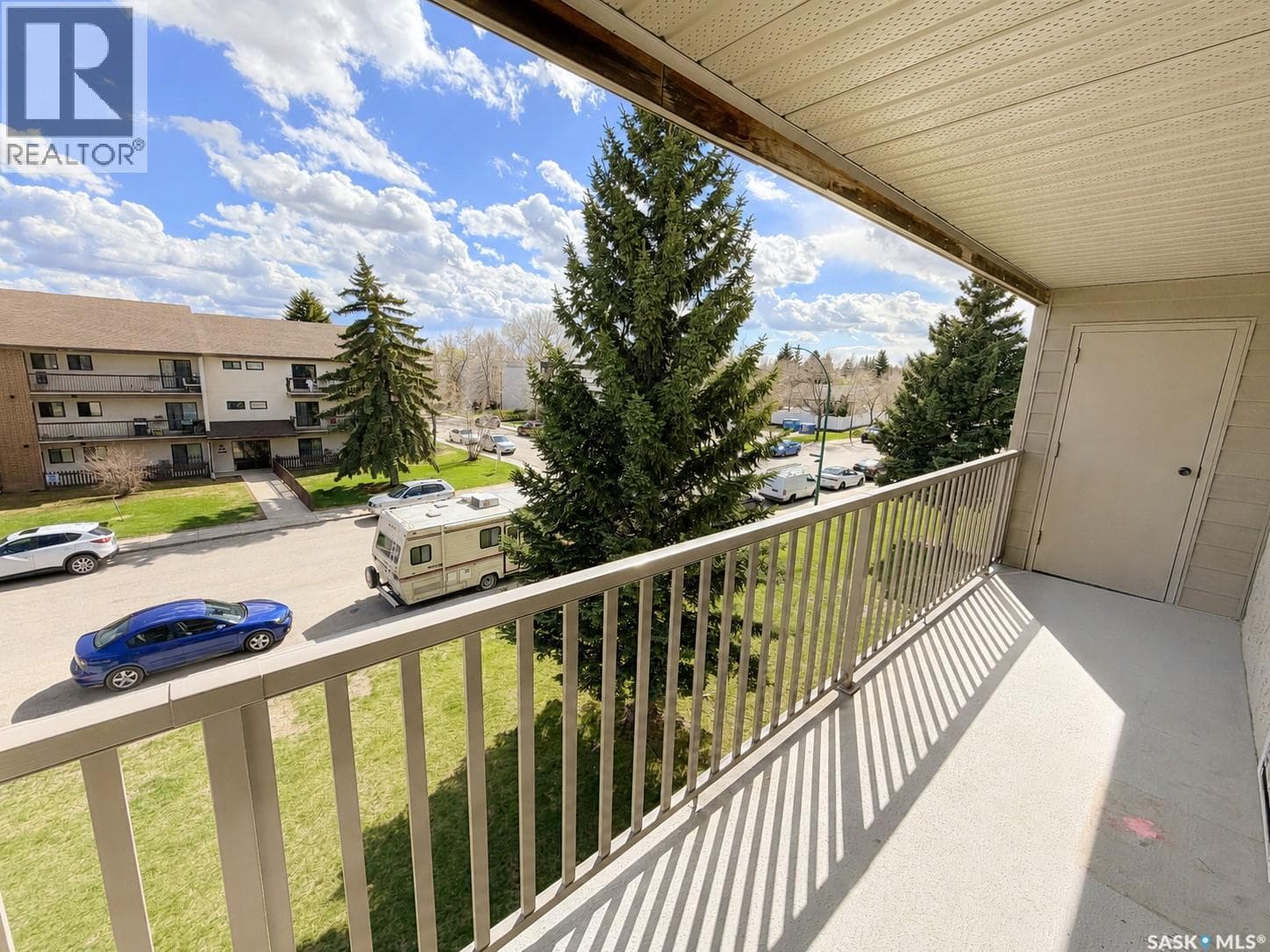 301 203A Tait PLACE — photo 2
