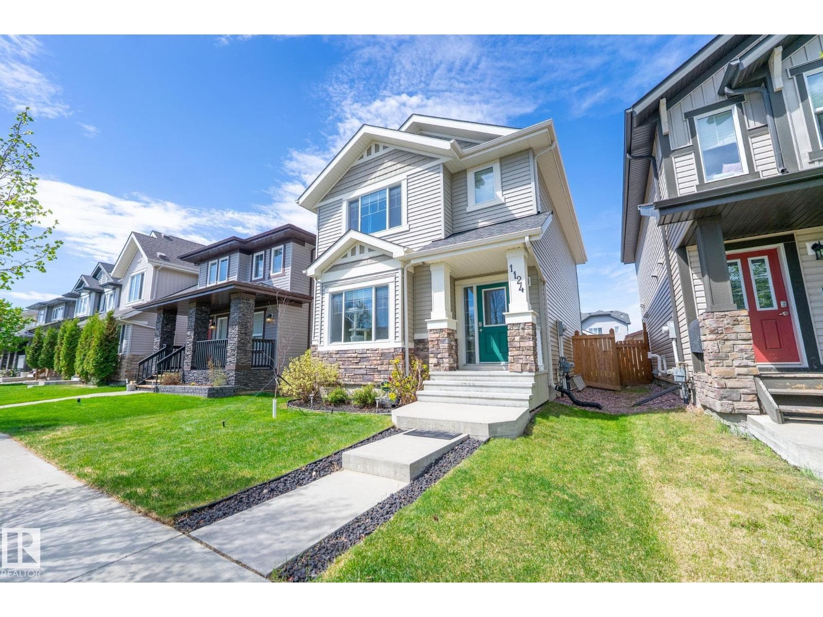 1124 161 ST SW