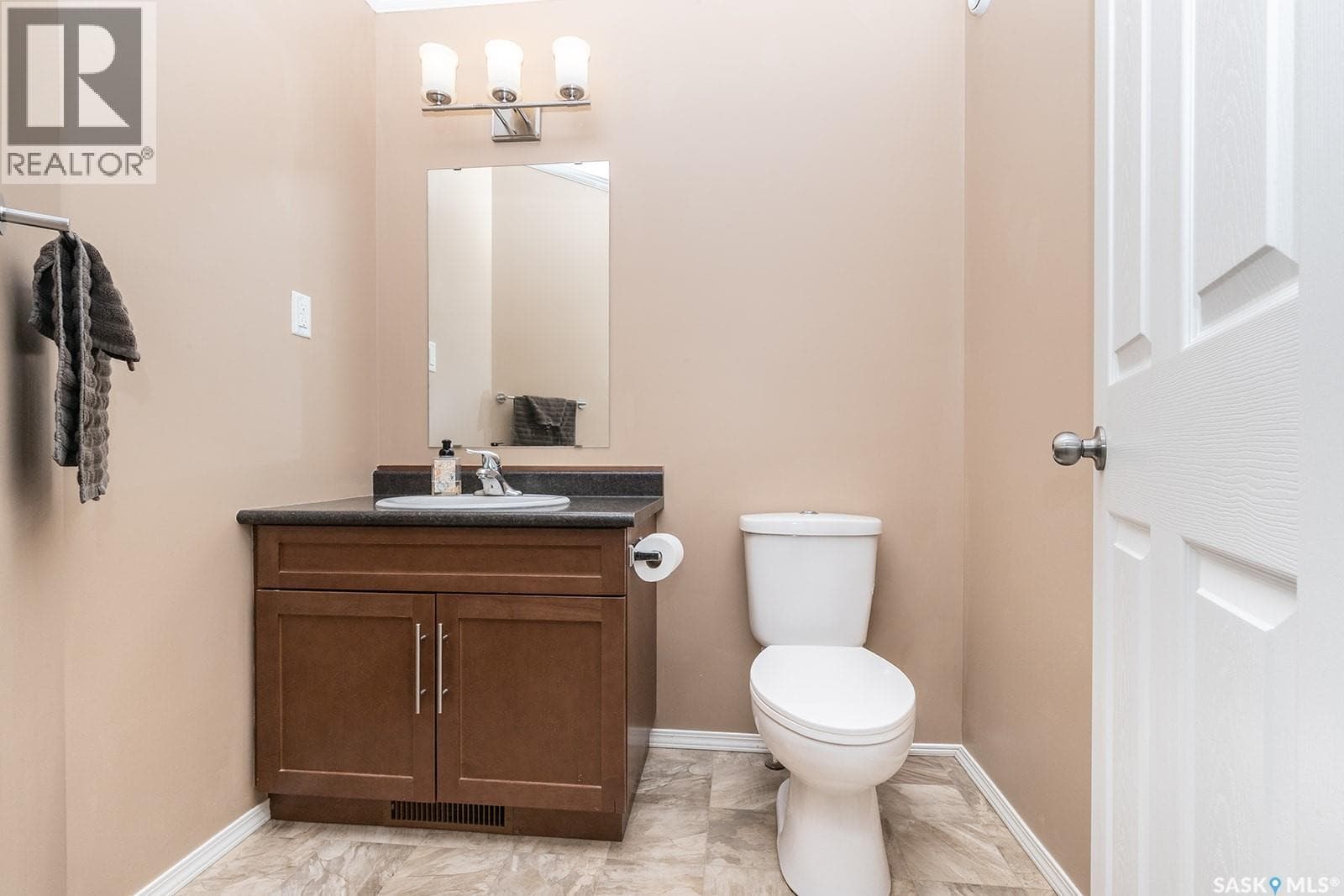 104 225 Hassard CLOSE — photo 4