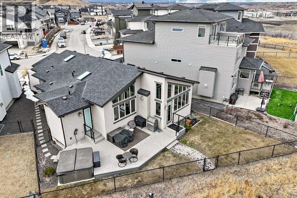 64 Walcrest View SE