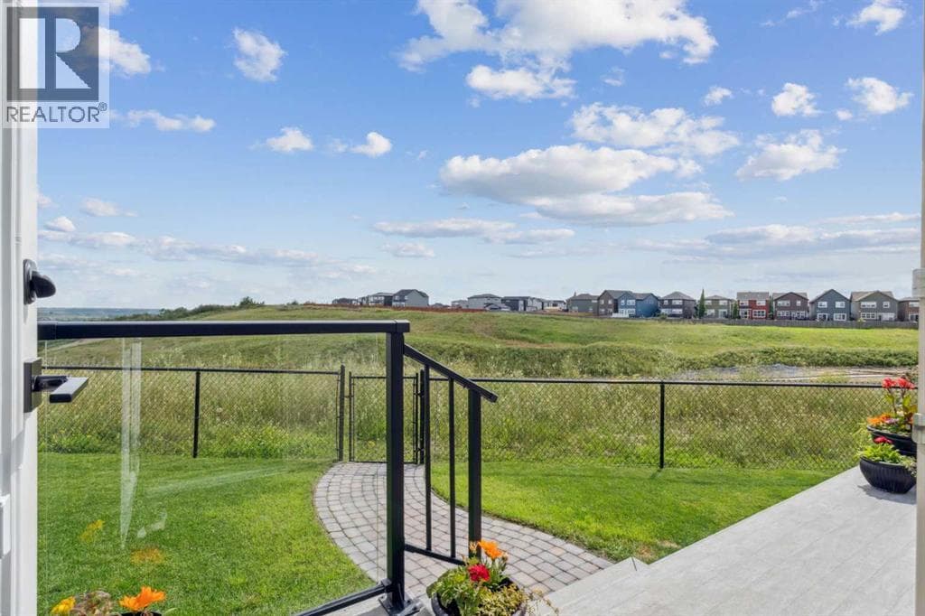 64 Walcrest View SE — photo 4