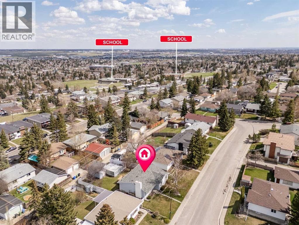 7720 Hunterquay Road NW — photo 4