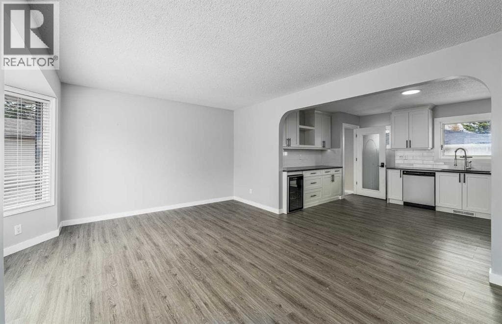 54 Atlanta Crescent SE — photo 4