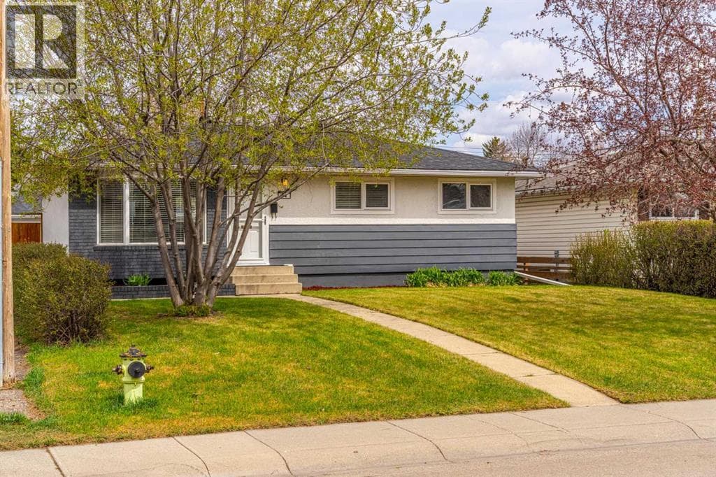 54 Atlanta Crescent SE — photo 2