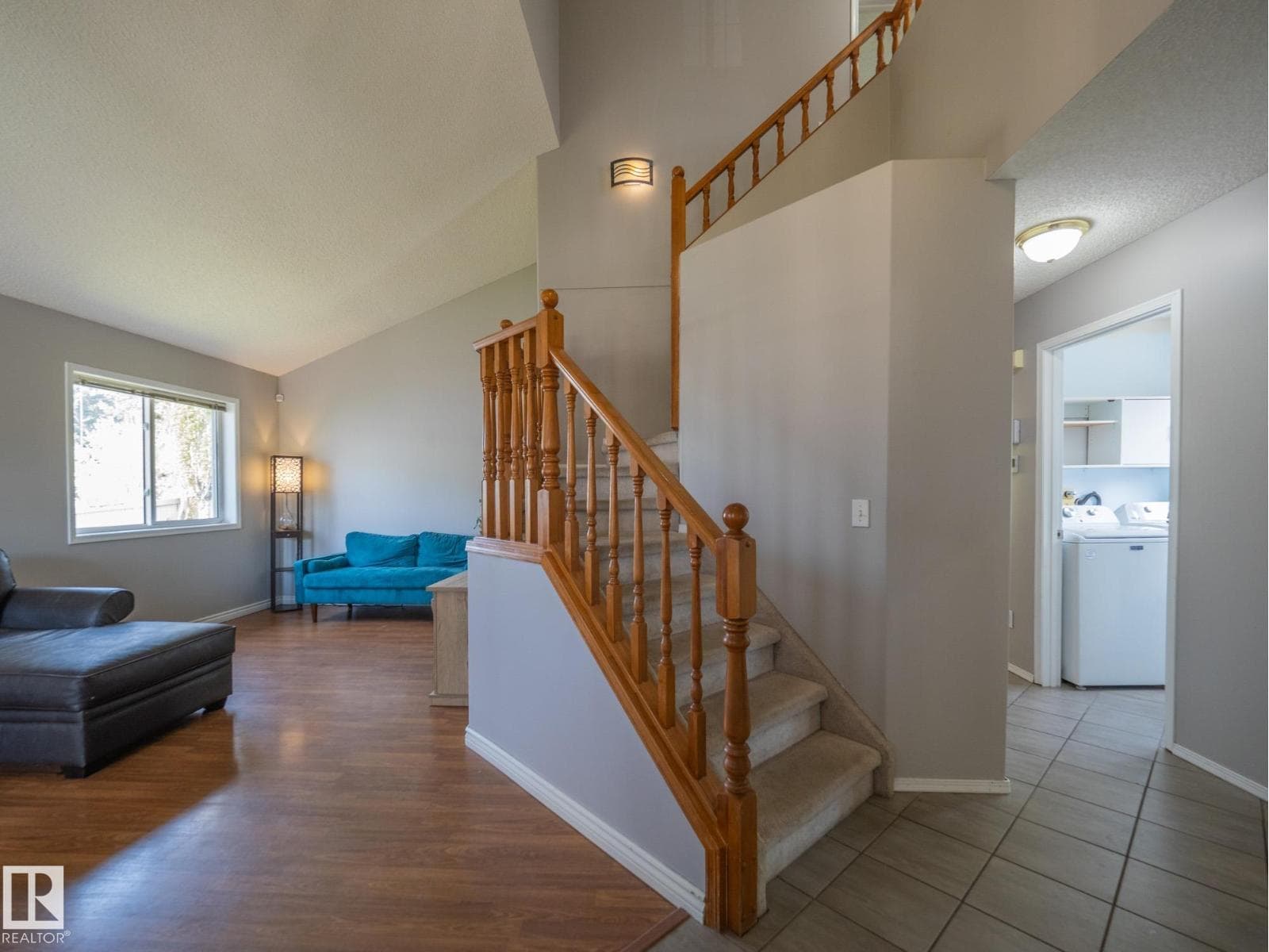 129 REGENCY DR — photo 3