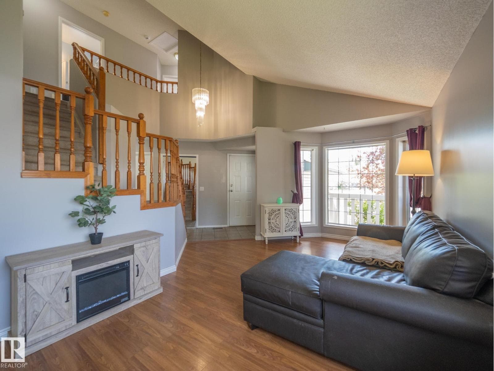 129 REGENCY DR — photo 5