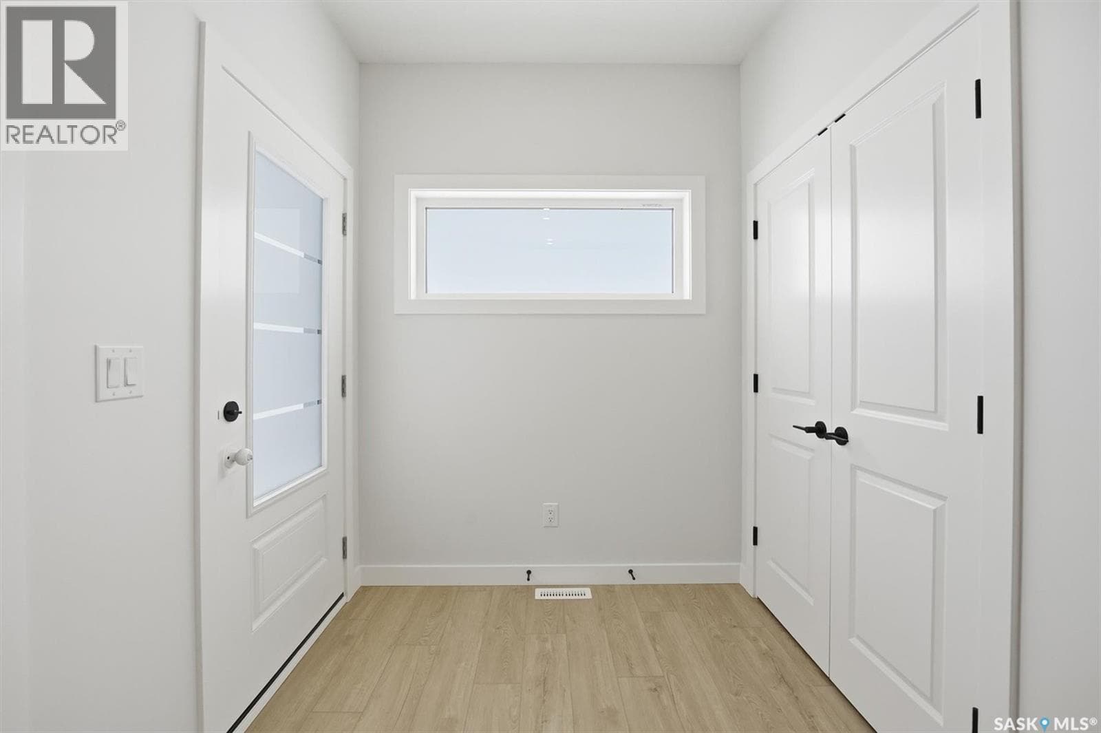 470 Cockcroft PLACE — photo 3