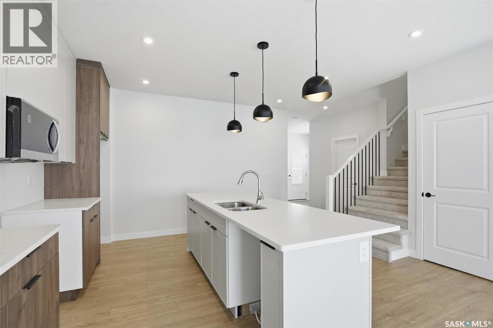 470 Cockcroft PLACE — photo 4