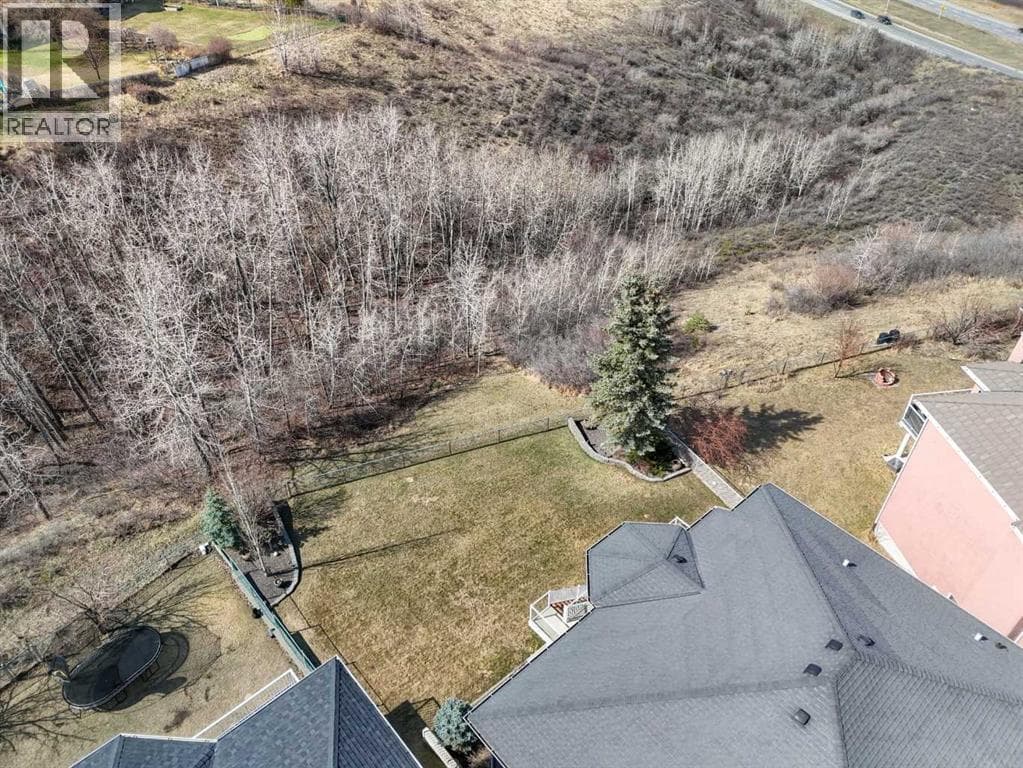 70 Patterson Close SW — photo 4