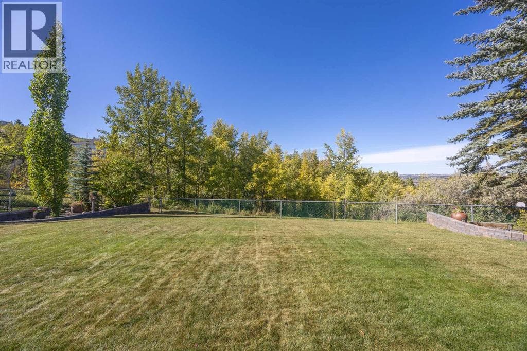 70 Patterson Close SW — photo 5