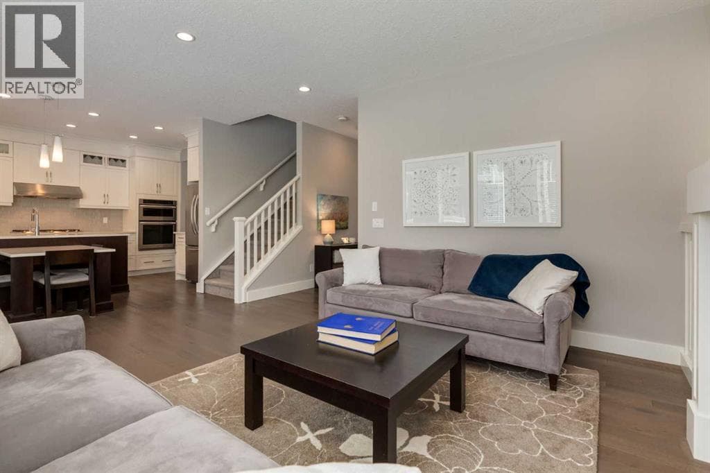 76 Dieppe Drive SW photo 11