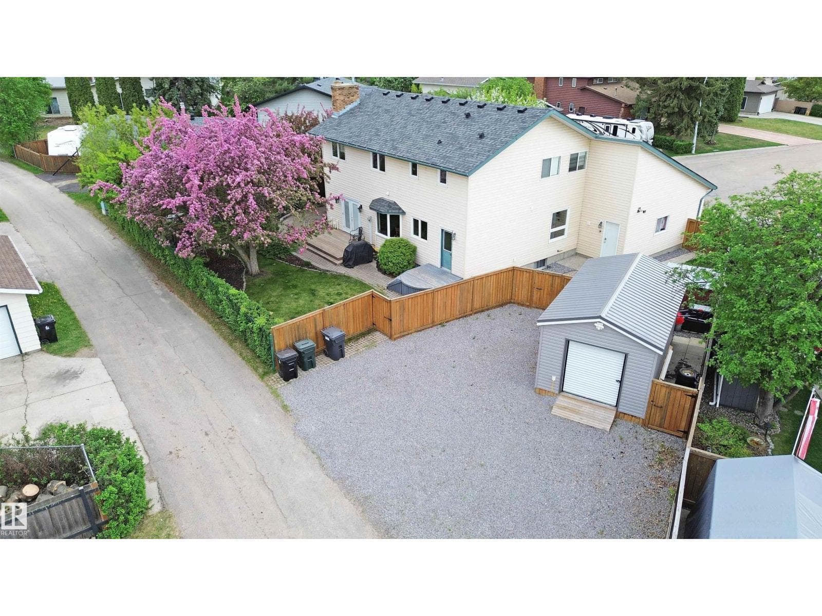 6 MARLBORO PL — photo 2
