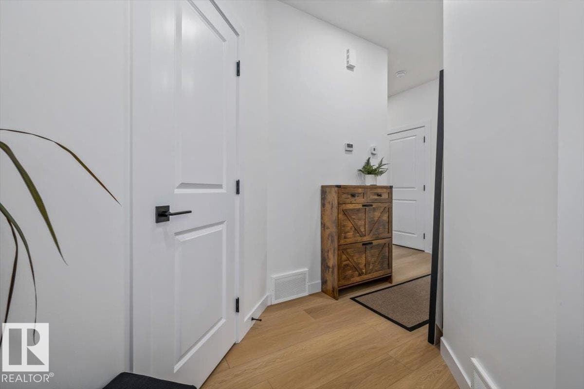 3616 TRIOMPHE BV — photo 2