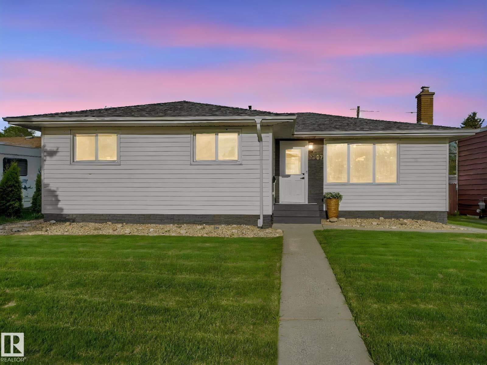 9207 169 ST NW