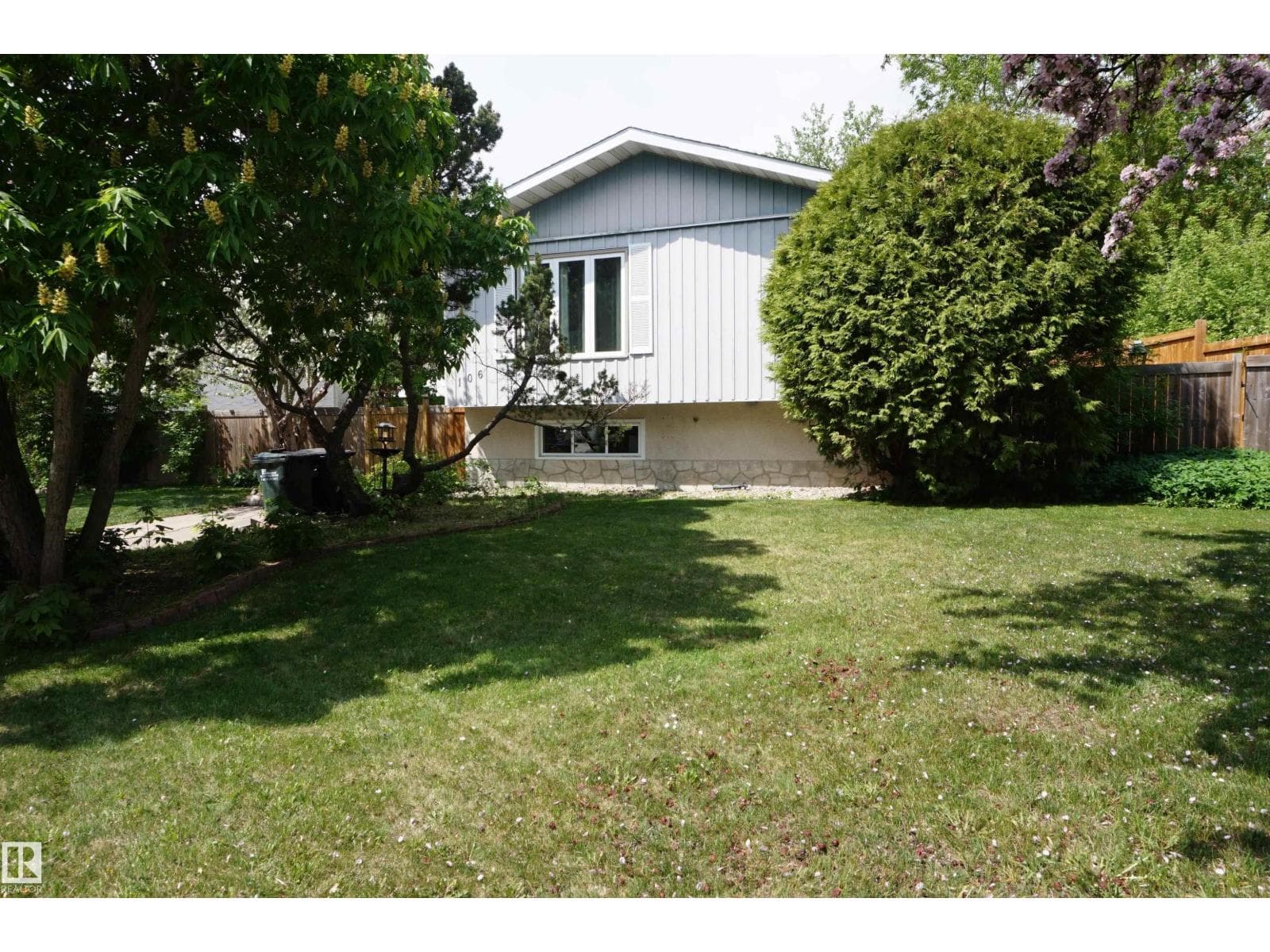 106 GREENGROVE AV