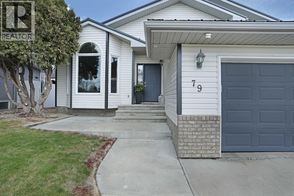 79 Parkland Close E — photo 2