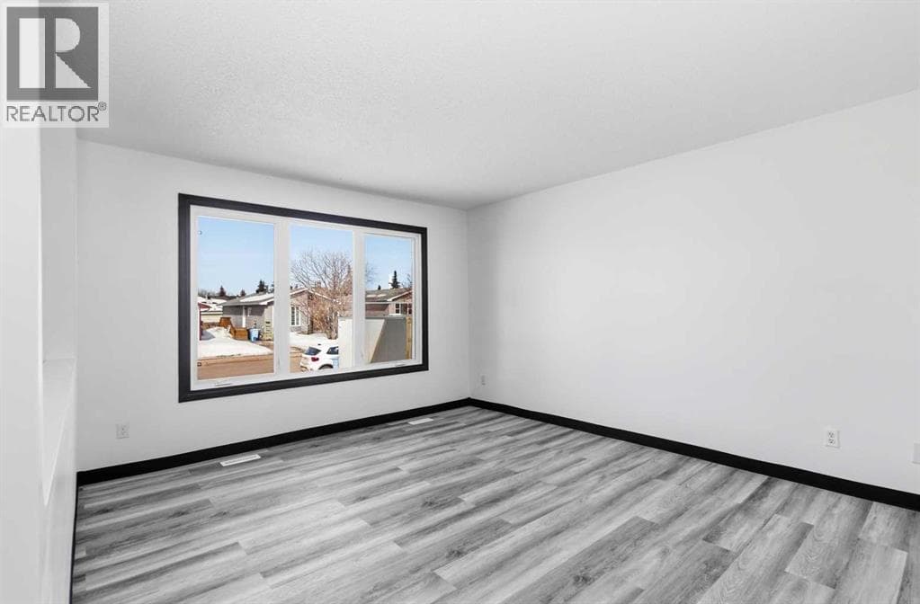 162 Elmore Drive — photo 3