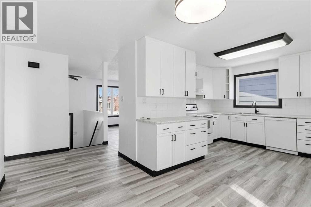 162 Elmore Drive — photo 2