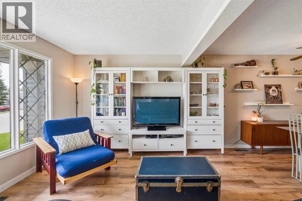 47 Cedargrove Way SW — photo 4