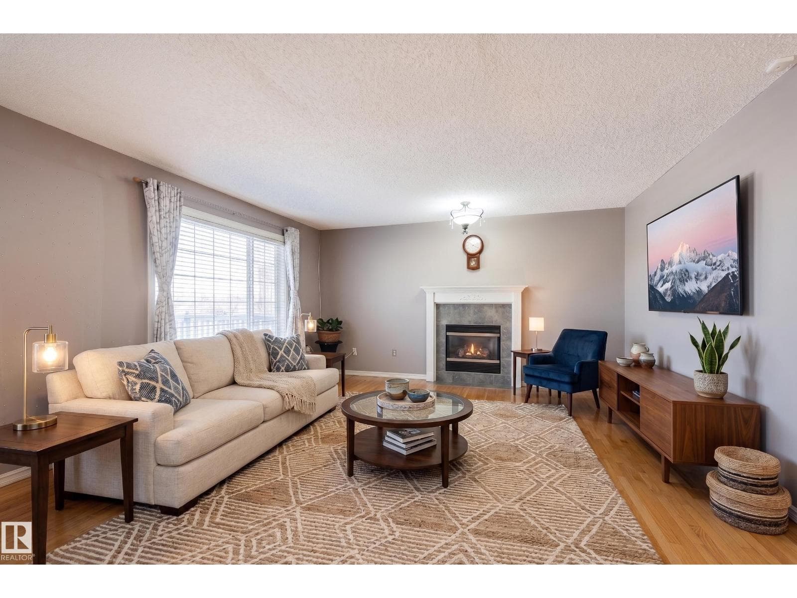 1044 BARNES WY SW — photo 4