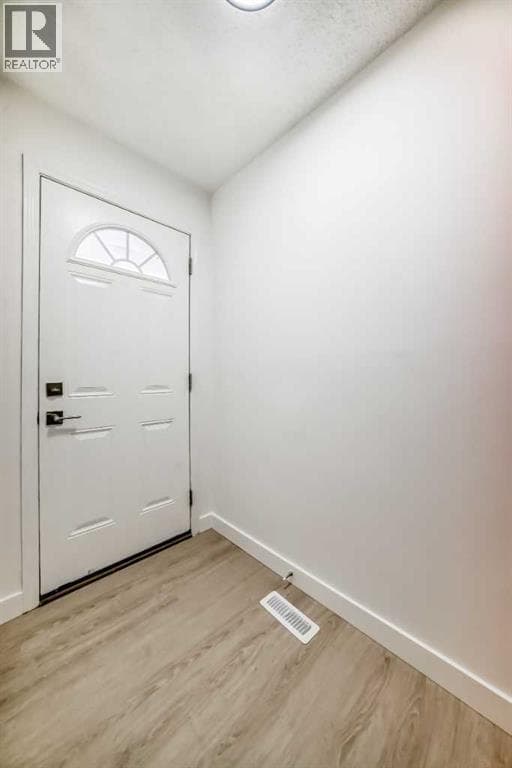 4327 38 Street NE — photo 2
