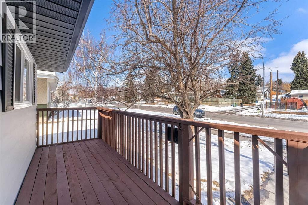 853 Northmount Drive NW — photo 5