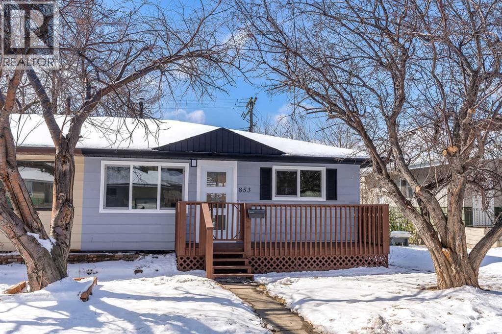 853 Northmount Drive NW — photo 4