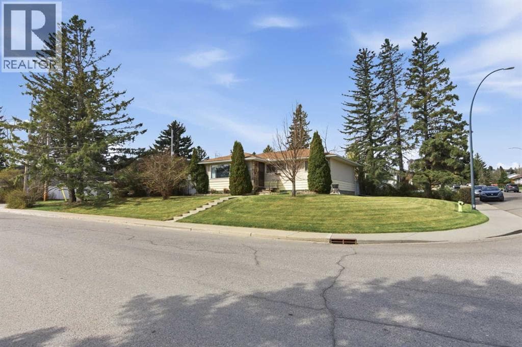 6215 Thorncliffe Drive NW — photo 3