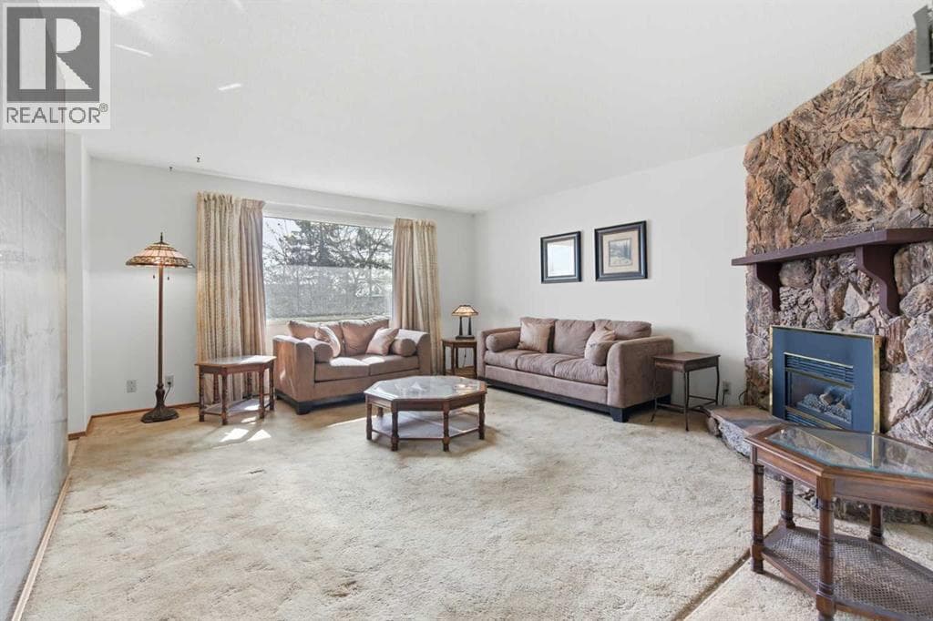 6215 Thorncliffe Drive NW — photo 5